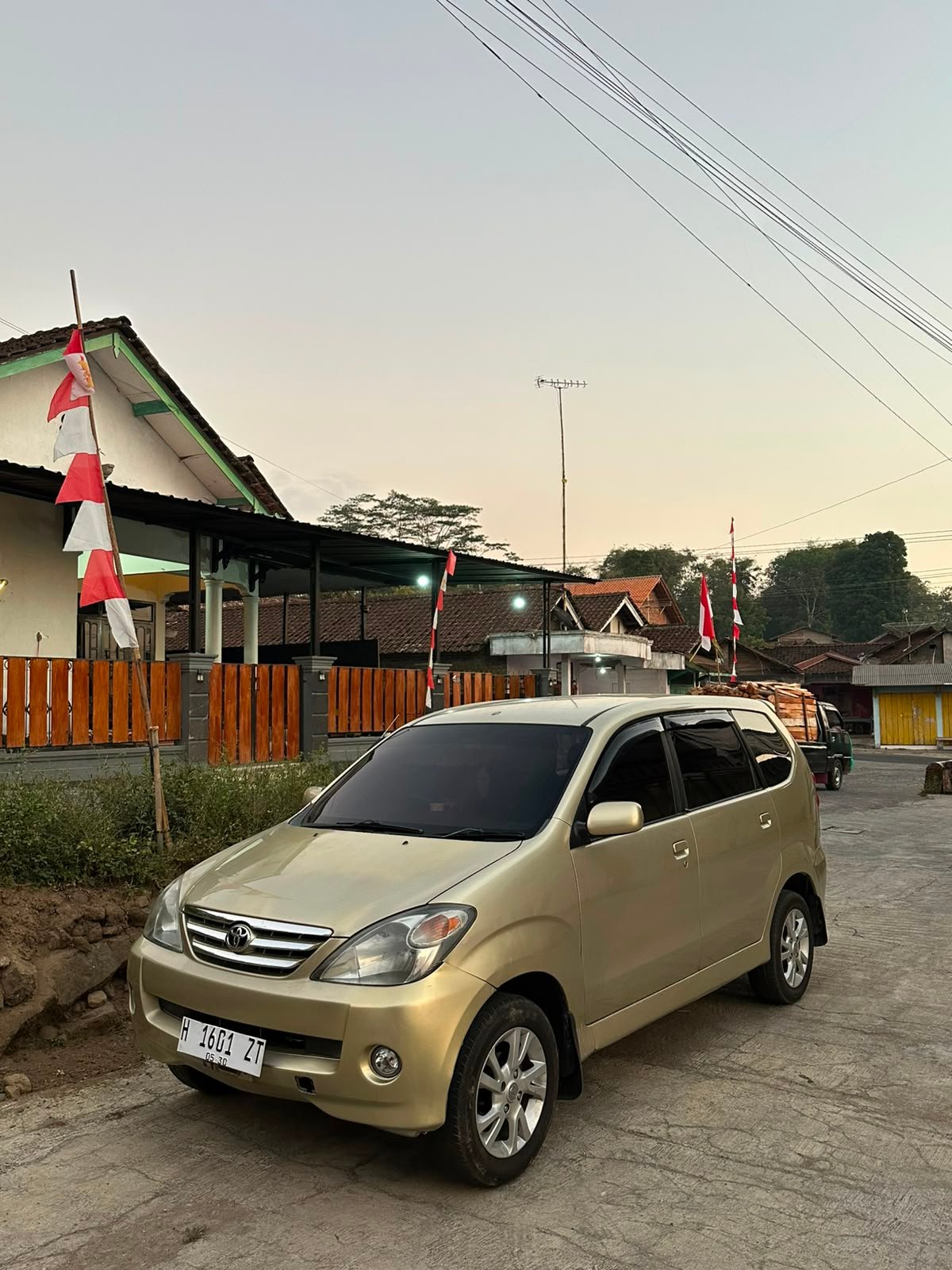 Toyota Avanza G 2004 dijual - foto 2