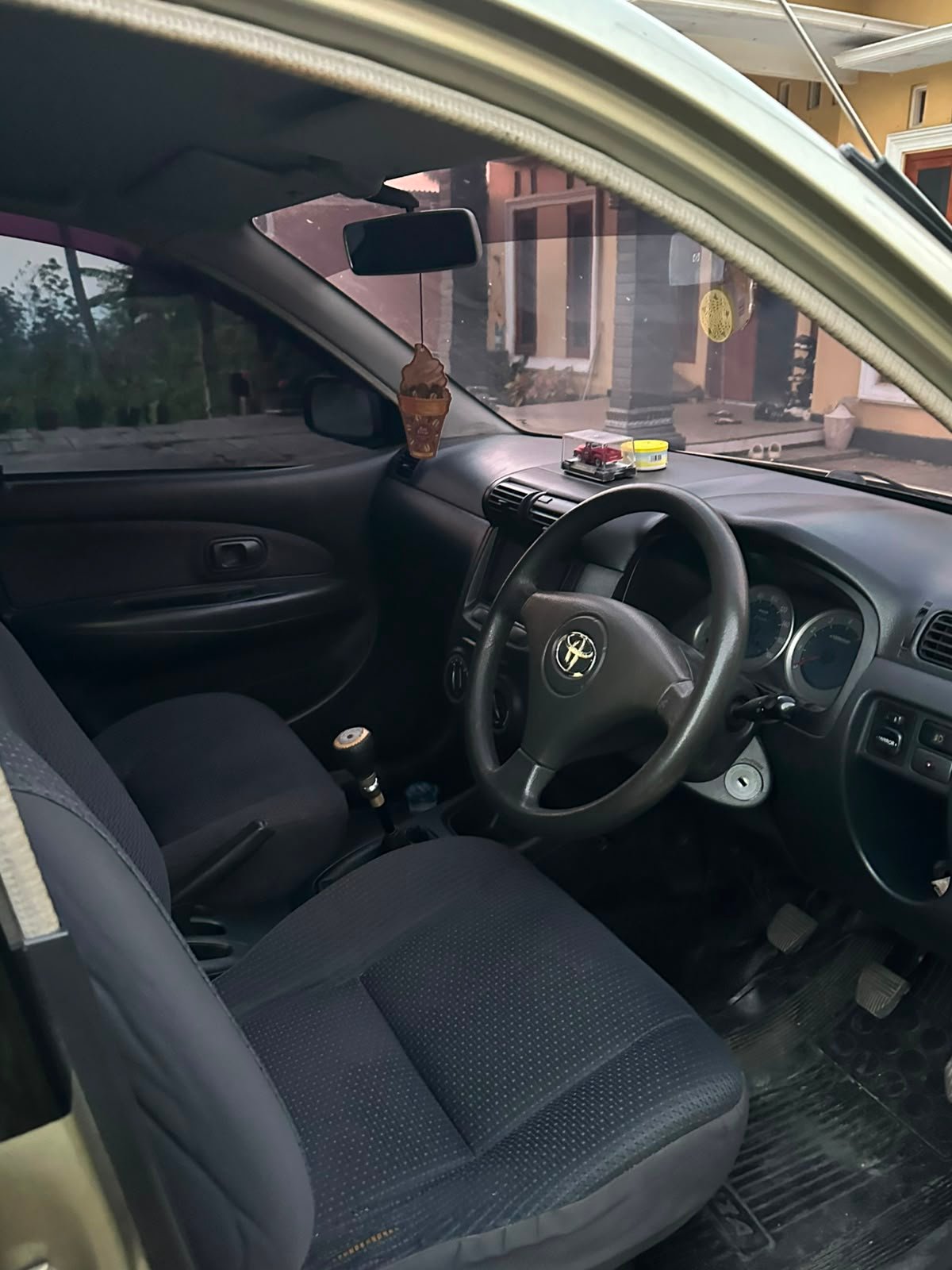 Toyota Avanza G 2004 dijual - foto 4